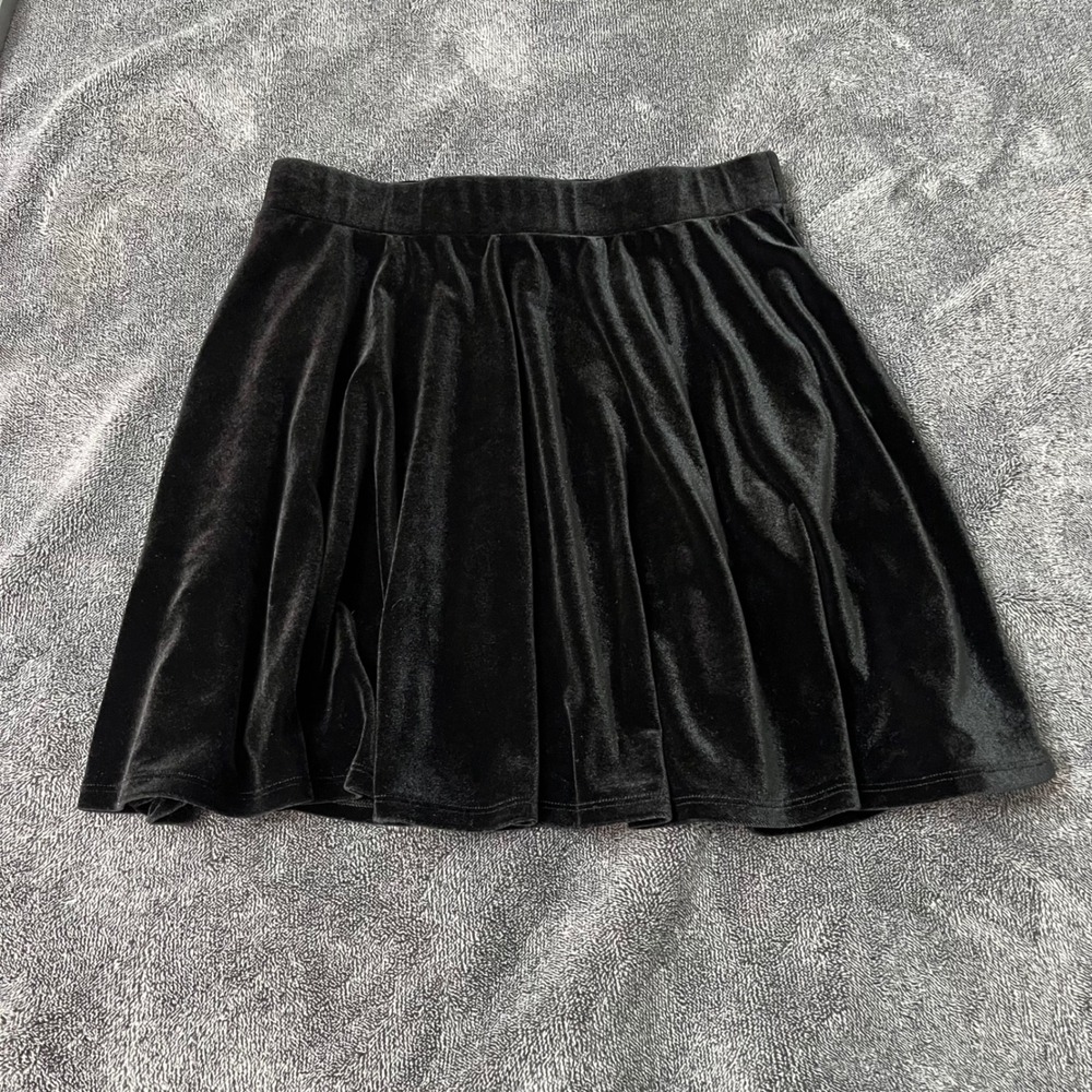 Hot Topic Y2K  Black Velvet Skater Skirt Mini Pocket Elastic Waist Goth Grunge M